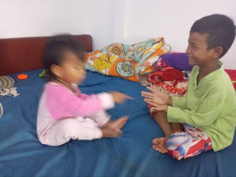 6 Screen-Free Evening Games for Siblings (That Require Zero Toys)